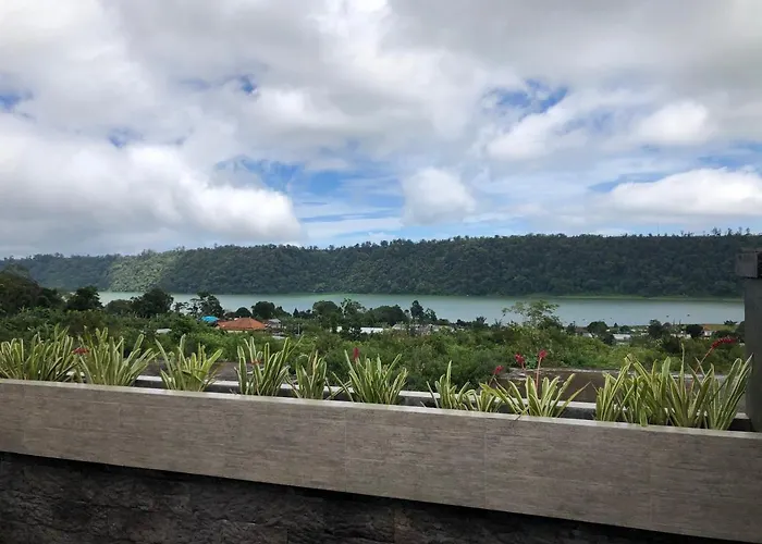 Buyan View Villa *
